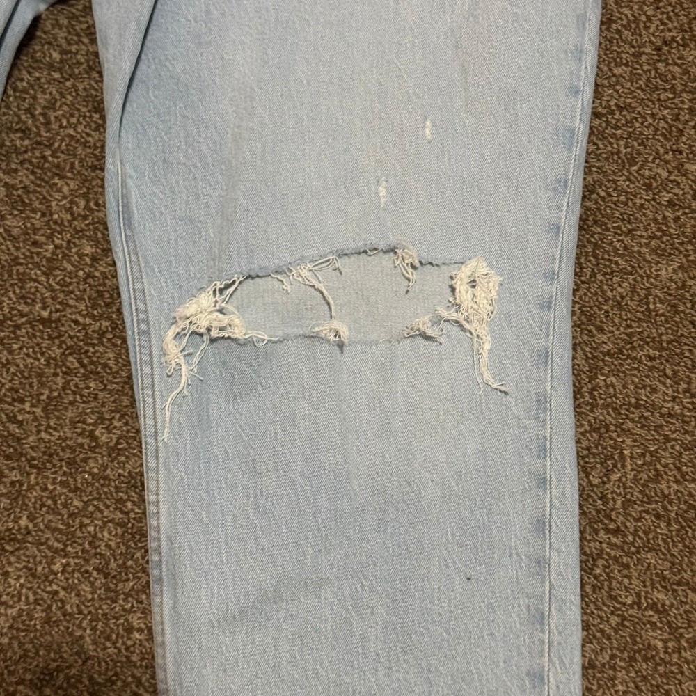 Abercrombie & Fitch 90s Straight Jeans Women 36/22s Light Wash NWT Distressed - Picture 2 of 6